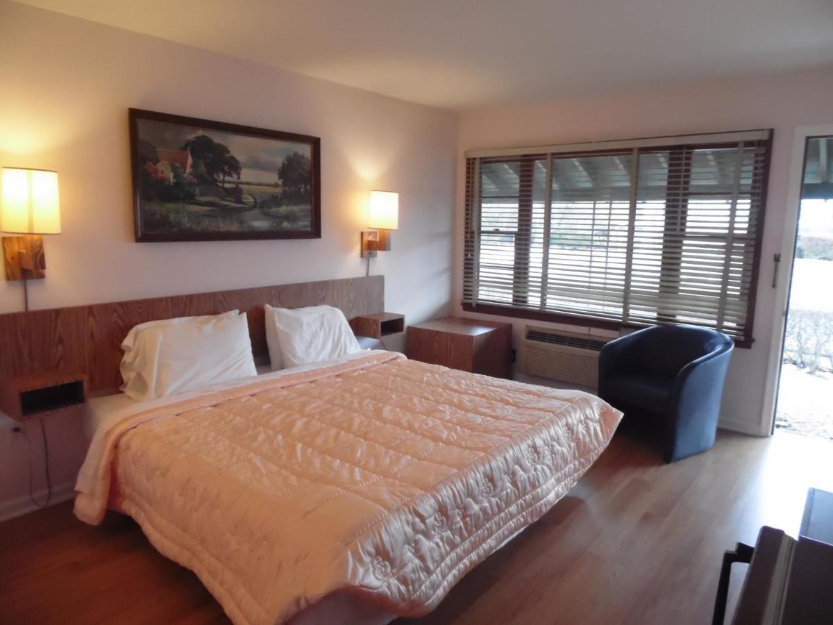 Hotel Glenwood & Conference Center 2*