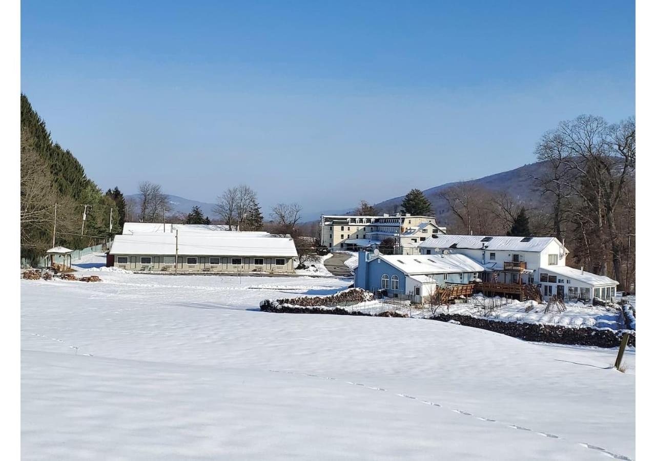 Glenwood & Conference Center Hotel 2*