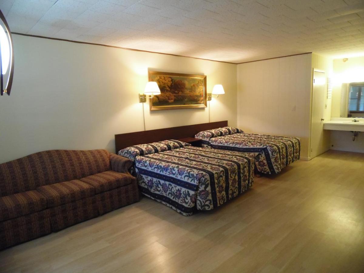 Glenwood & Conference Center Hotel 2*