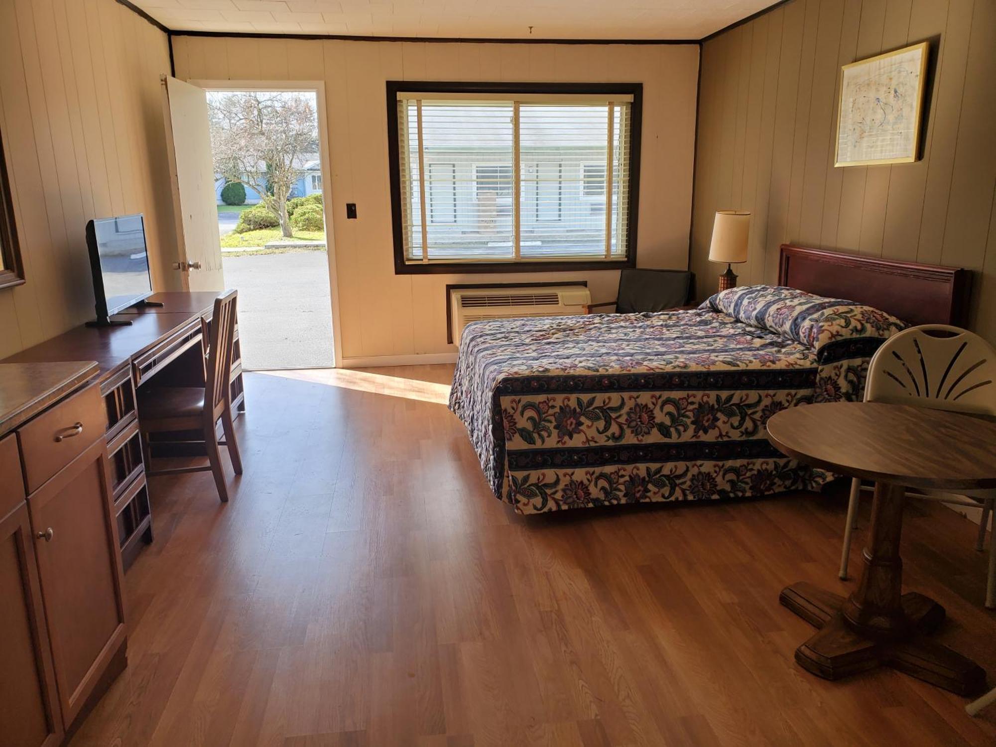 Hotel Glenwood & Conference Center 2*